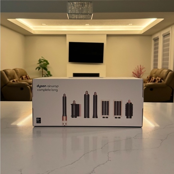 Dyson Airwrap (New) - Picture 2 of 2